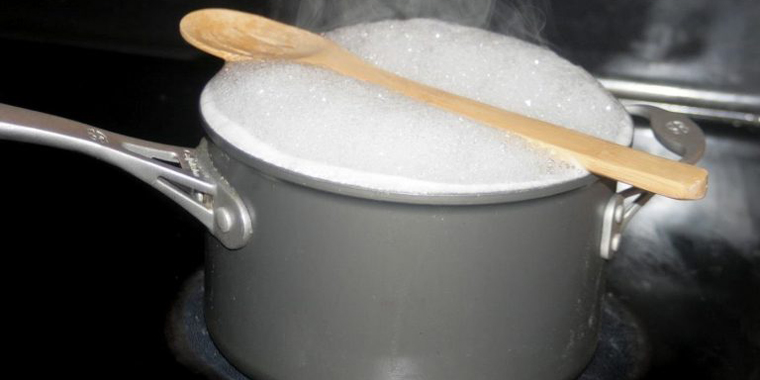 Lifehack: Never Spill While Boiling Water Again