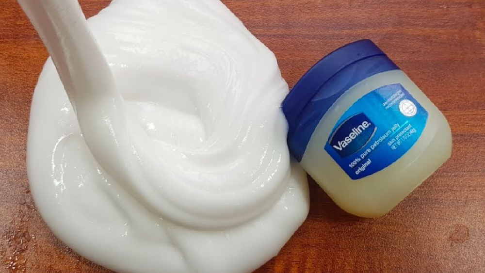 Lifehack: Mix Toothpaste and Moisturizing Gel, Here's Why